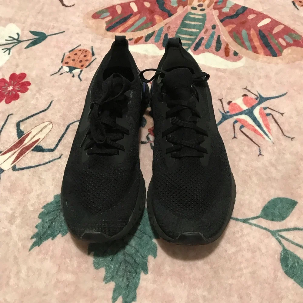 Nike Epic react, black and blue flying at sneakers size 11 1/2